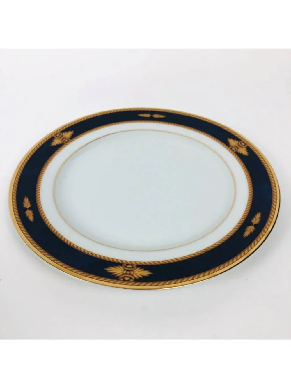Wedgewood Embassy Collection Foxworth Japan 1995 Cups Saucers Salad Plates 8 ea